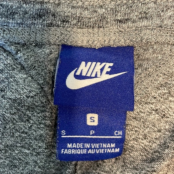 Nike Cropped Sweatpants - Picture 3 of 3